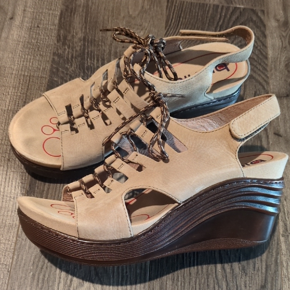 Bionica Wedge Sandals EUC
